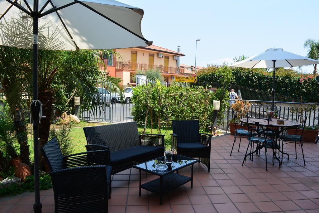B&B Casa Di Mari Aci SantʼAntonio Dış mekan fotoğraf